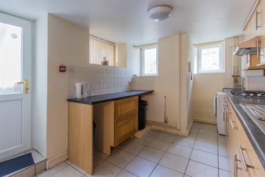 1 bed house, Newport Road, Roath, Cardiff, CF241AH - Image 5